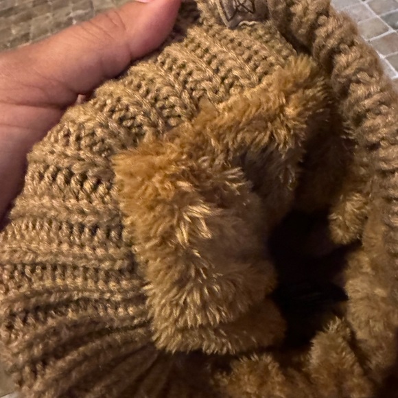 Beanie - Picture 3 of 3